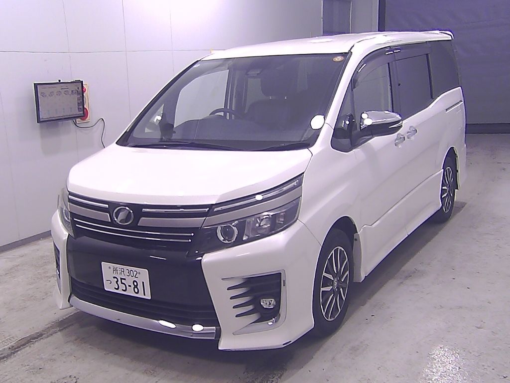 2016 Toyota Voxy ZS Kira II 7 people auction photo 4