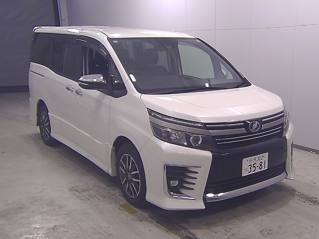 Japan Auction Vehicles 14 2016 Toyota Voxy ZS煌II 7人 auction photo