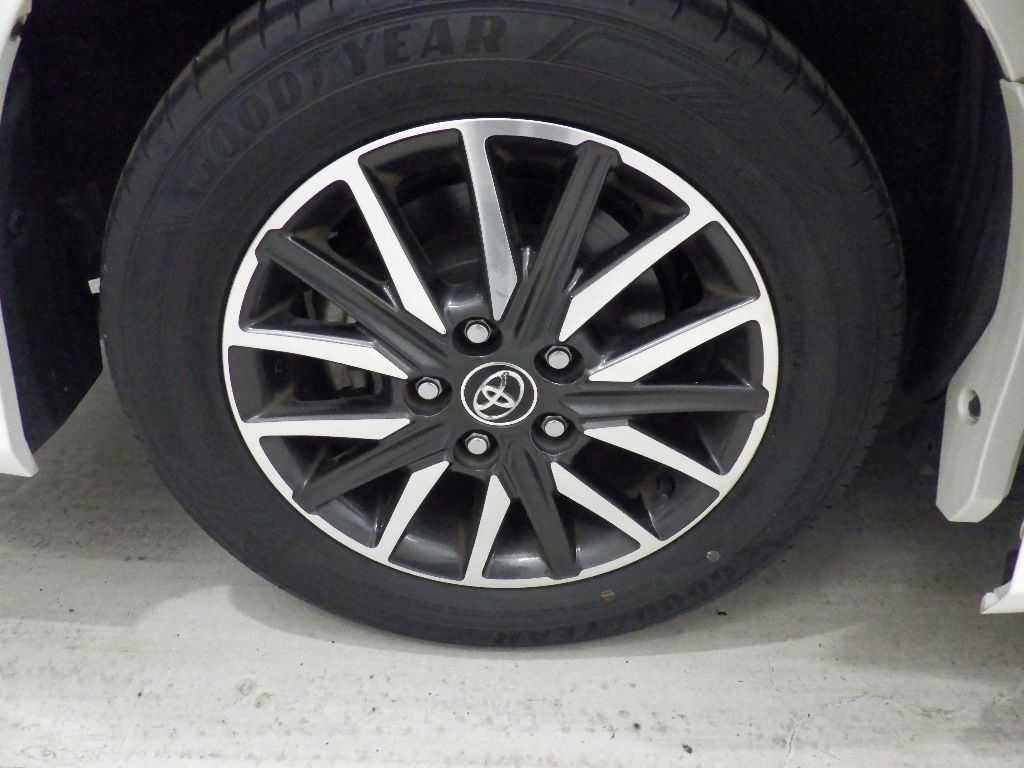 2016 Toyota Voxy ZS Kira II 7 people auction photo 9