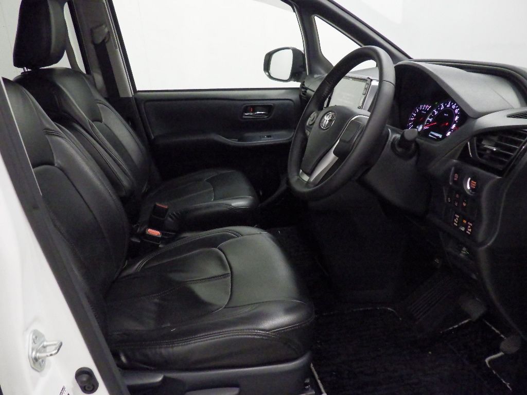 2016 Toyota Voxy ZS煌II 7人 auction photo 6