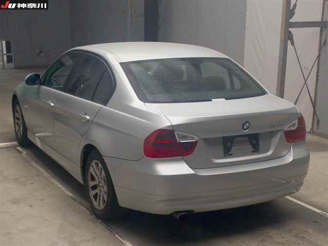 2005 BMW BMW3シリーズ 320i auction photo 2