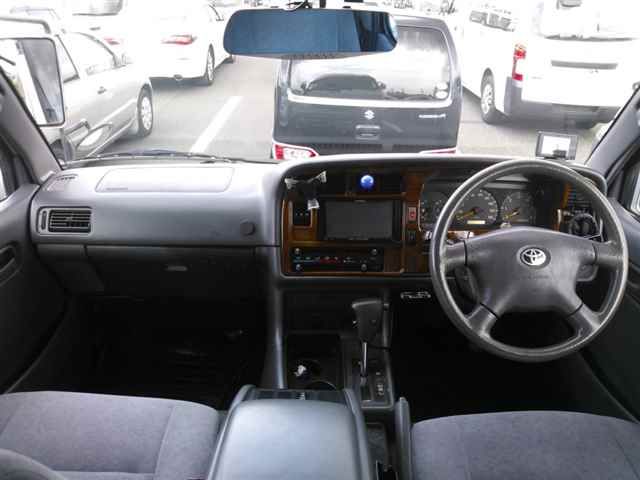 2001 Toyota Hiace 4WD Camping auction photo 8