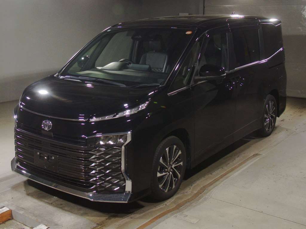 Japan Auction Vehicles 4 2022 Toyota Voxy S-Z auction photo