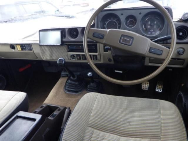 1986 Toyota Land Cruiser 60 GX Diesel 4WD auction photo 3