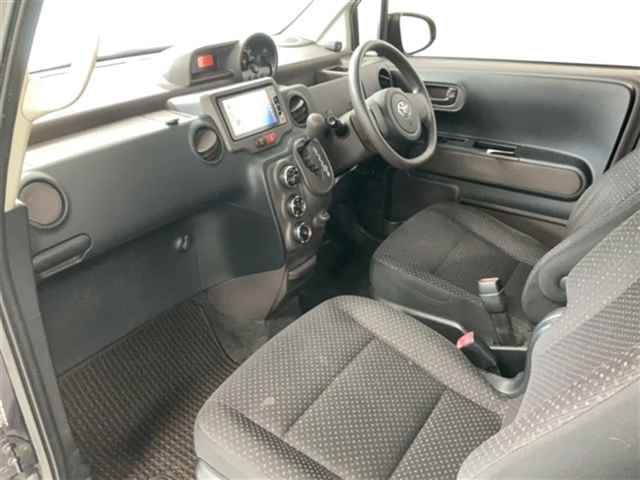 2013 Toyota Spade auction photo 3