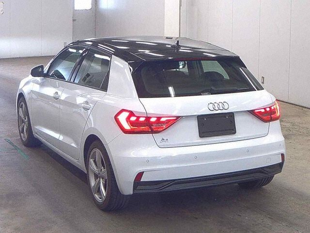 2020 Audi A1 Sportback 35TFSIアドバンス auction photo 2
