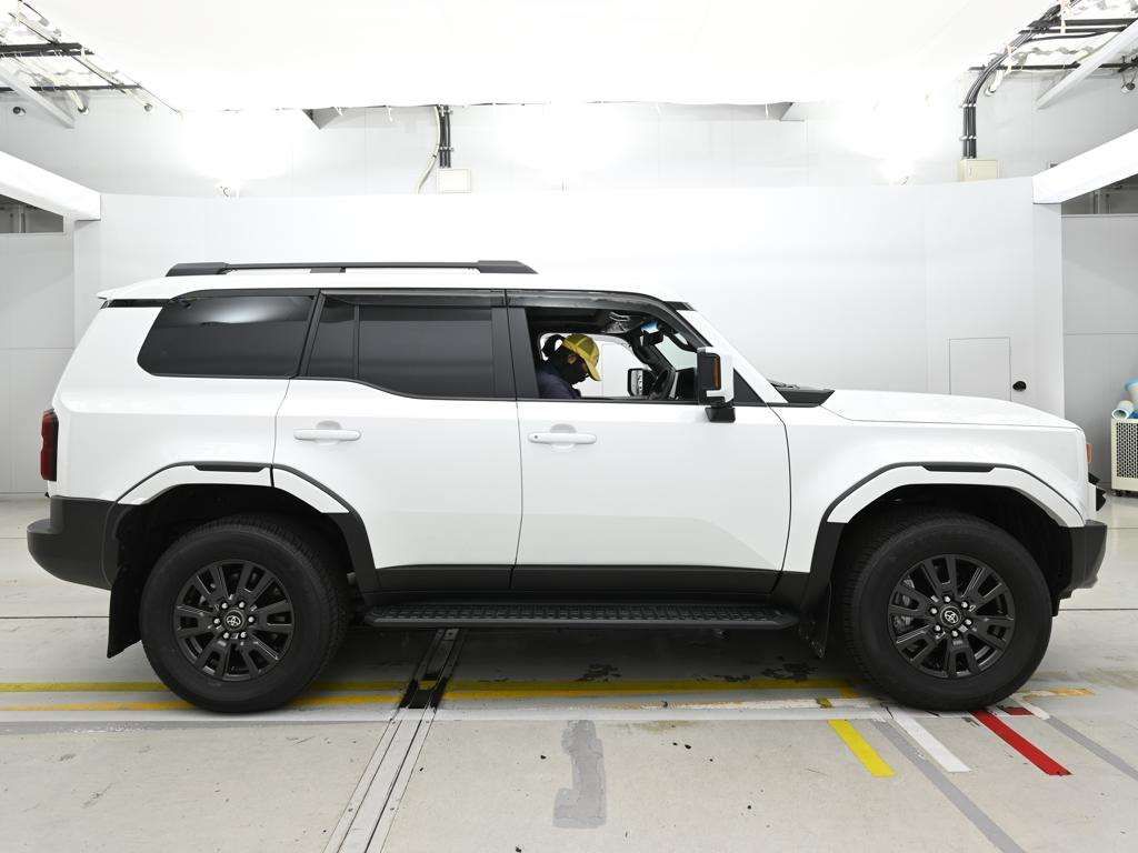 2025 Toyota Land Cruiser 250 VX 4WD auction photo 3