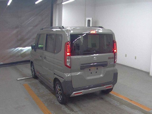 2024 Suzuki スペーシアギア ハイブリッドXZ auction photo 2