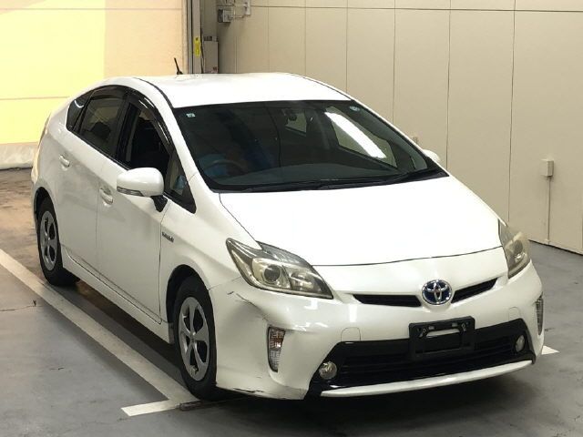 Japan Auction Vehicles 6 2013 Toyota Prius S auction photo