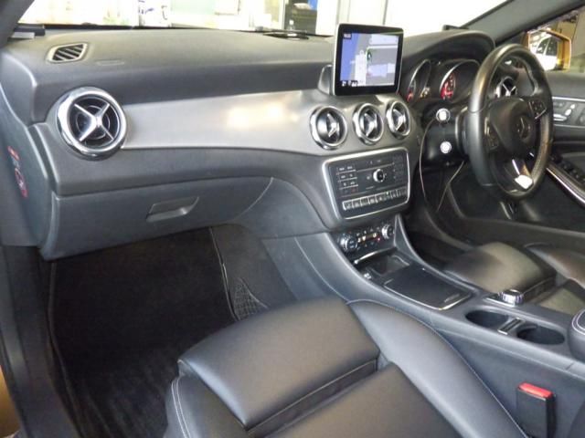 2017 Mercedes-Benz GLA 220 4M Premium Leather EXC-P auction photo 2