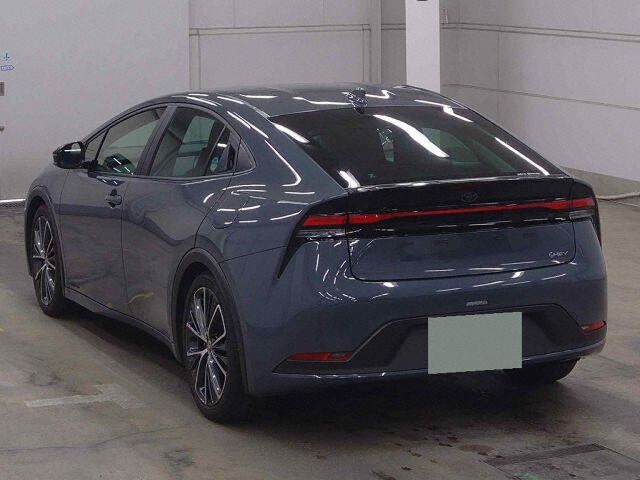 2024 Toyota Prius G 4WD auction photo 2