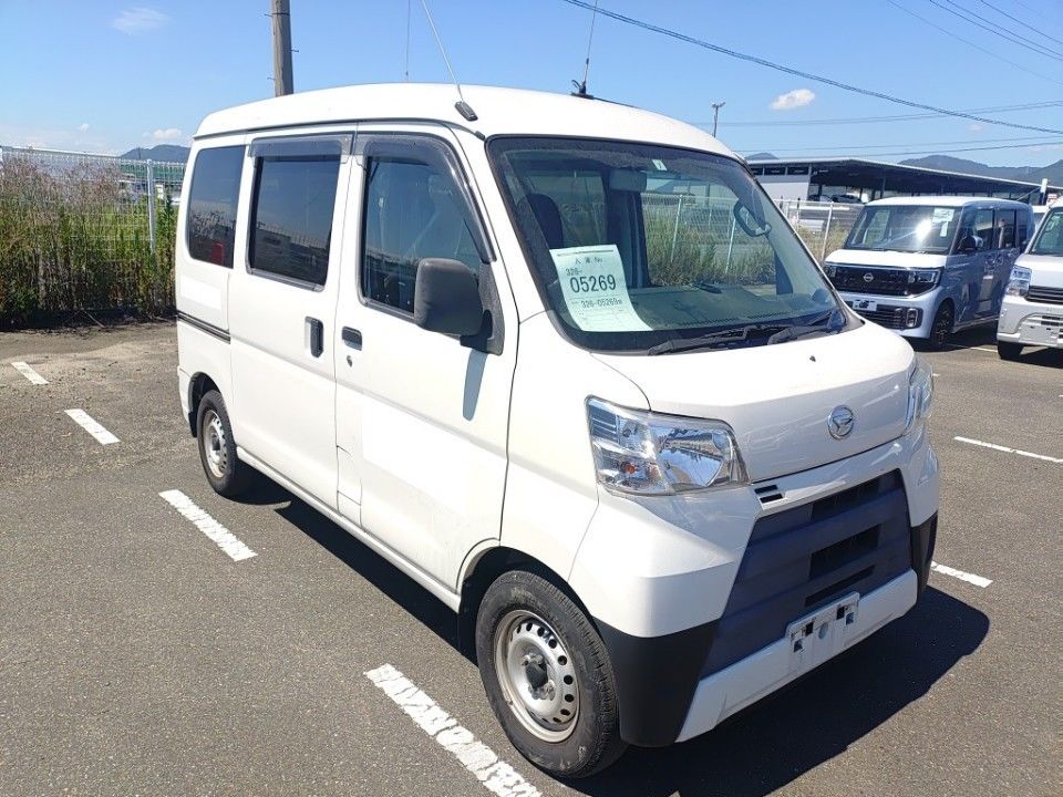2018 Daihatsu ハイゼット カーゴ auction photo 4