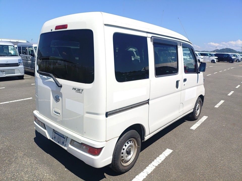 2018 Daihatsu ハイゼット カーゴ auction photo 2