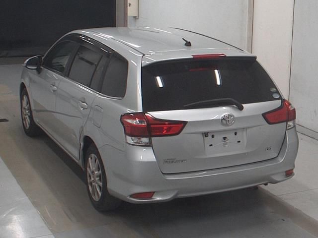 2015 Toyota Corolla Fielder 1.5G auction photo 2