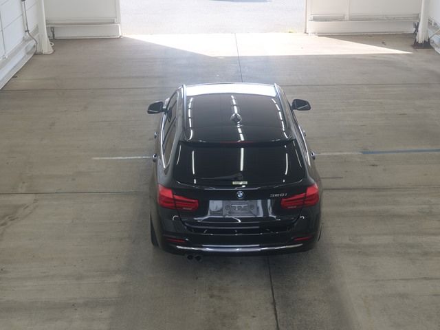 2017 BMW BMW 320i Touring Luxury auction photo 3