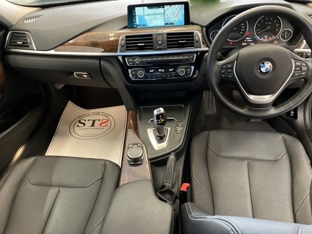 2017 BMW BMW 320i Touring Luxury auction photo 5
