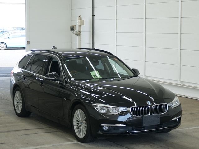 2017 BMW BMW 320i Touring Luxury Japan auction vehicle