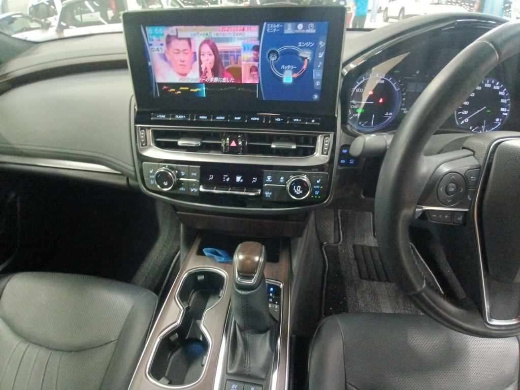 2021 Toyota Crown G-Executive Four 4WD auction photo 11
