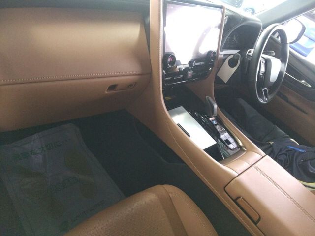 2025 Toyota Vellfire Z Premier auction photo 3