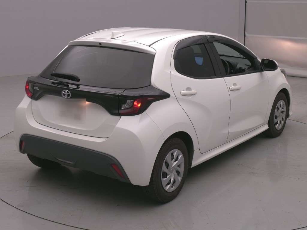 2021 Toyota Yaris X auction photo 2