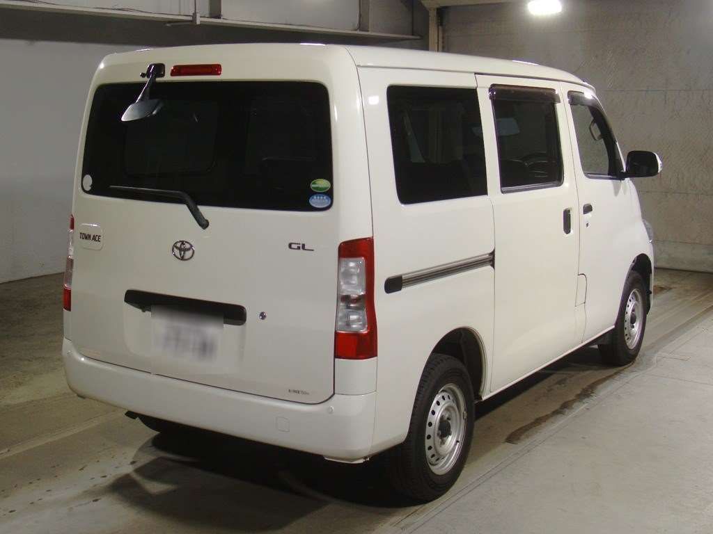 2021 Toyota TownAce Van GL auction photo 2