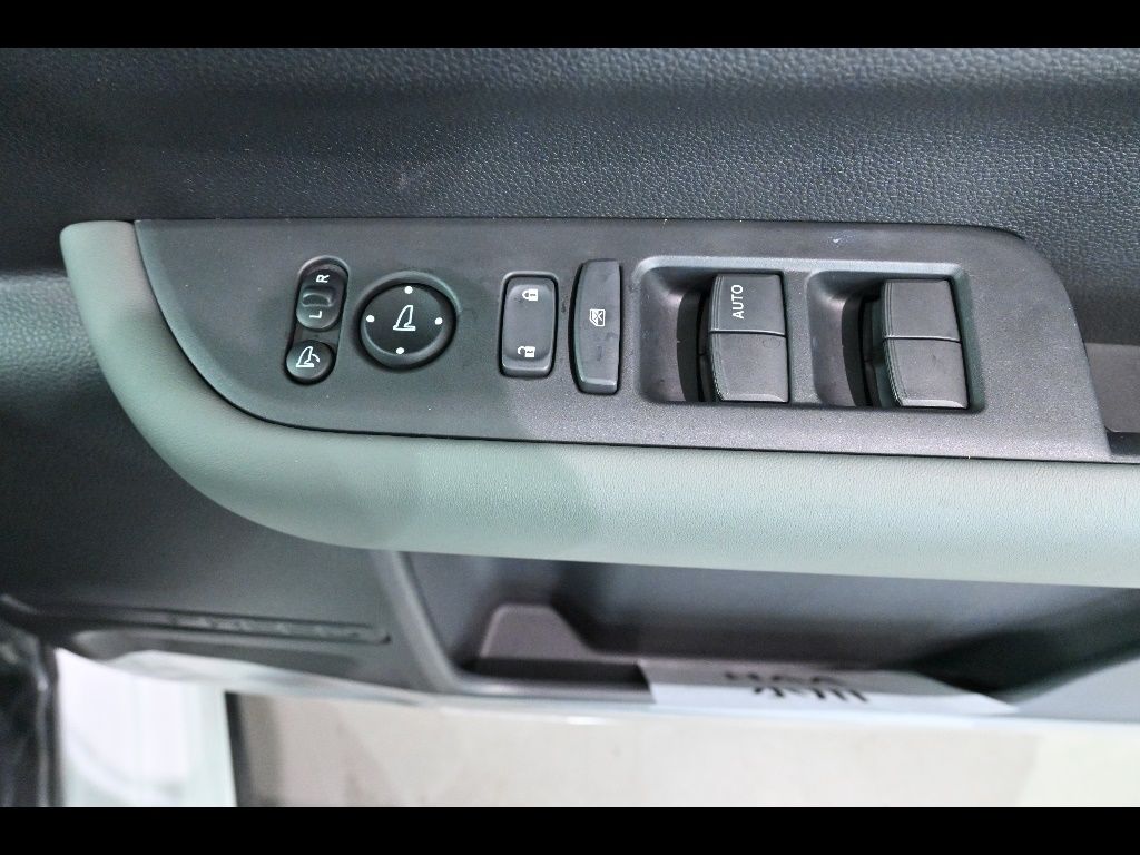2024 Honda Freed e:HEVクロスター 5人 auction photo 12