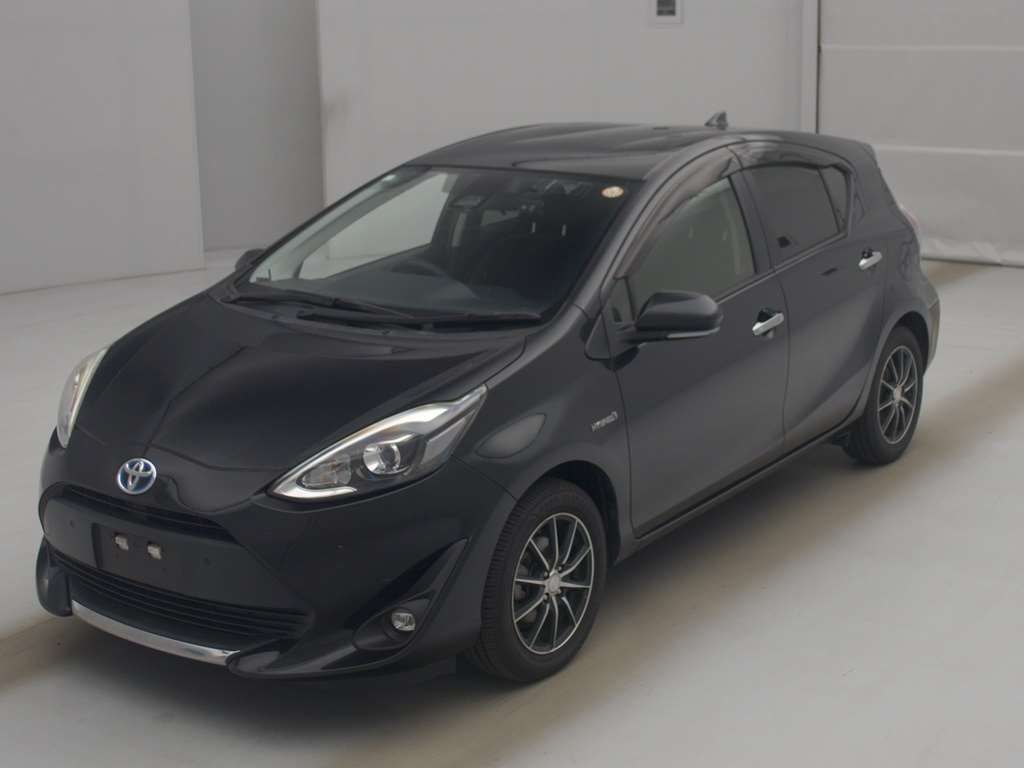 2019 Toyota Aqua Sスタイルブラック Japan auction vehicle