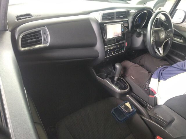 2017 Honda Fit 13G・L Hセンシング auction photo 3