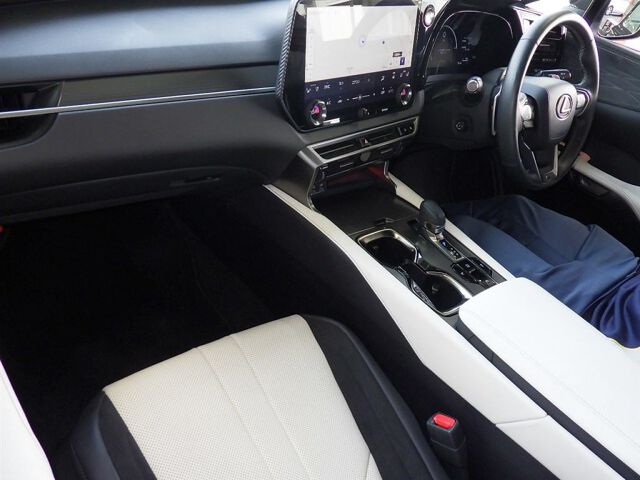 2025 Lexus RX RX500H F Super Four 4WD auction photo 3