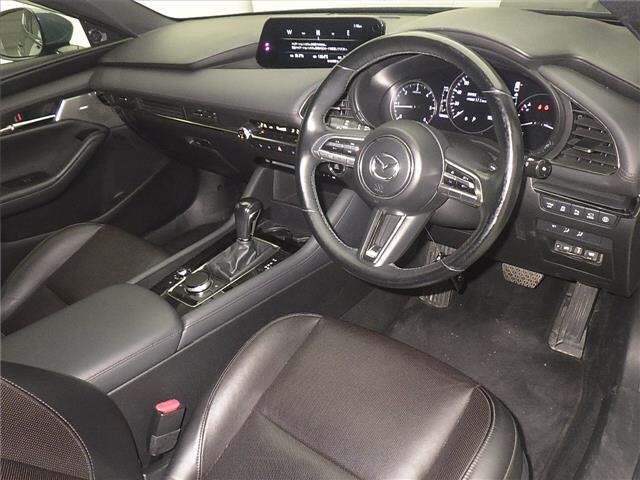 2019 Mazda 3ファストバック XD Lパッケージ auction photo 3