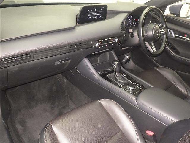 2019 Mazda 3ファストバック XD Lパッケージ auction photo 4