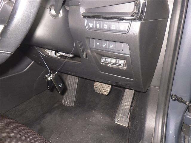 2019 Mazda 3ファストバック XD Lパッケージ auction photo 8