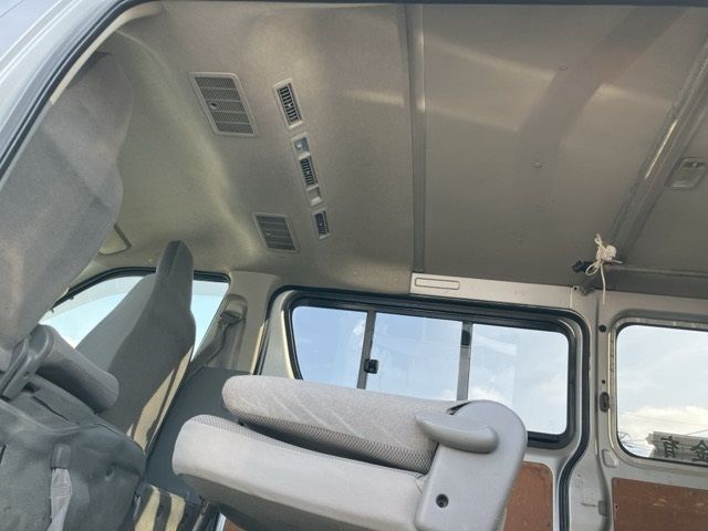 2004 Toyota Hiace バン.4WD auction photo 10