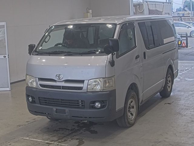 2004 Toyota Hiace バン.4WD Japan auction vehicle