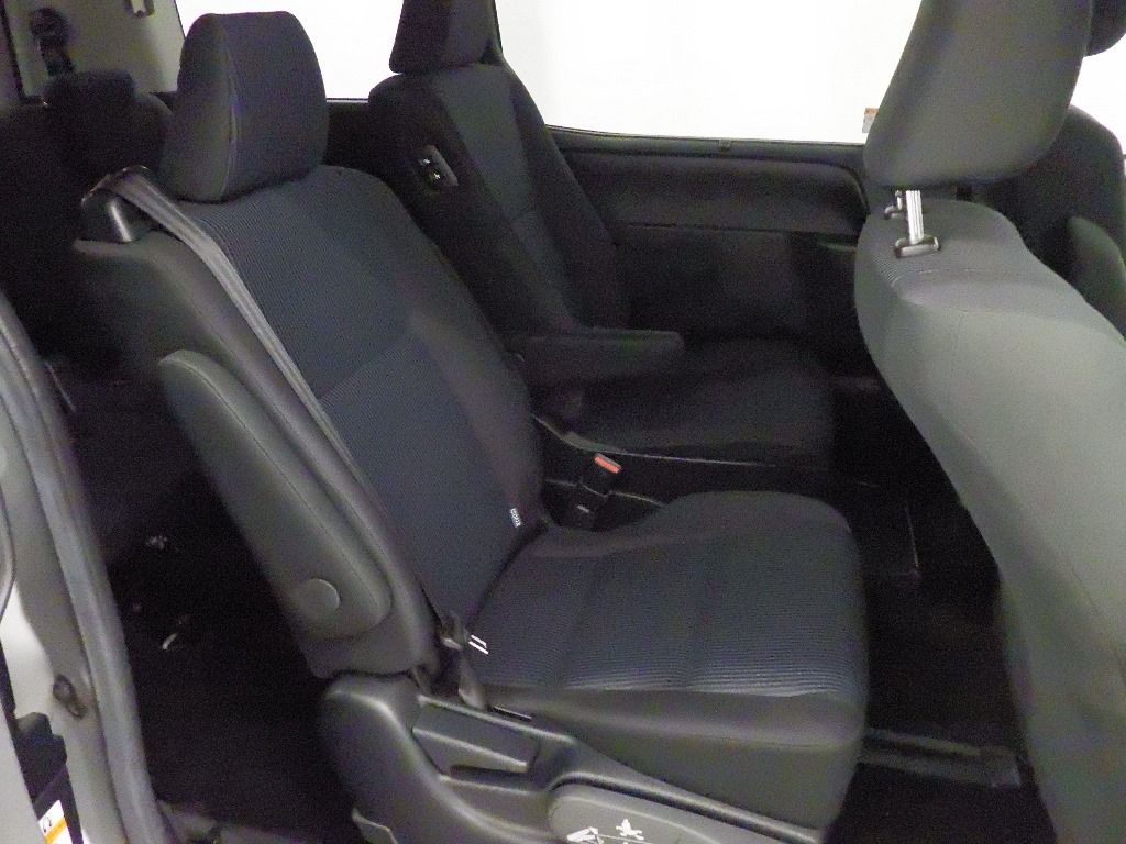 2019 Toyota Voxy X-Side Lift-Up Tilt Seat auction photo 7