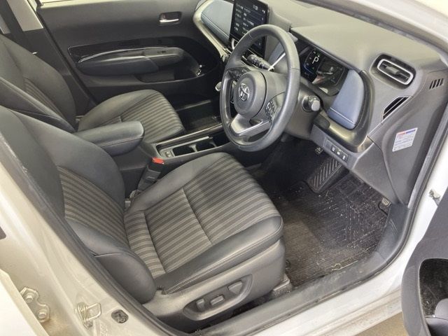 2022 Toyota Aqua Z auction photo 8