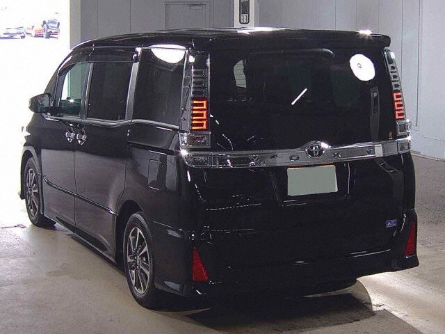 2021 Toyota Voxy ZS Kirameki 3 auction photo 2