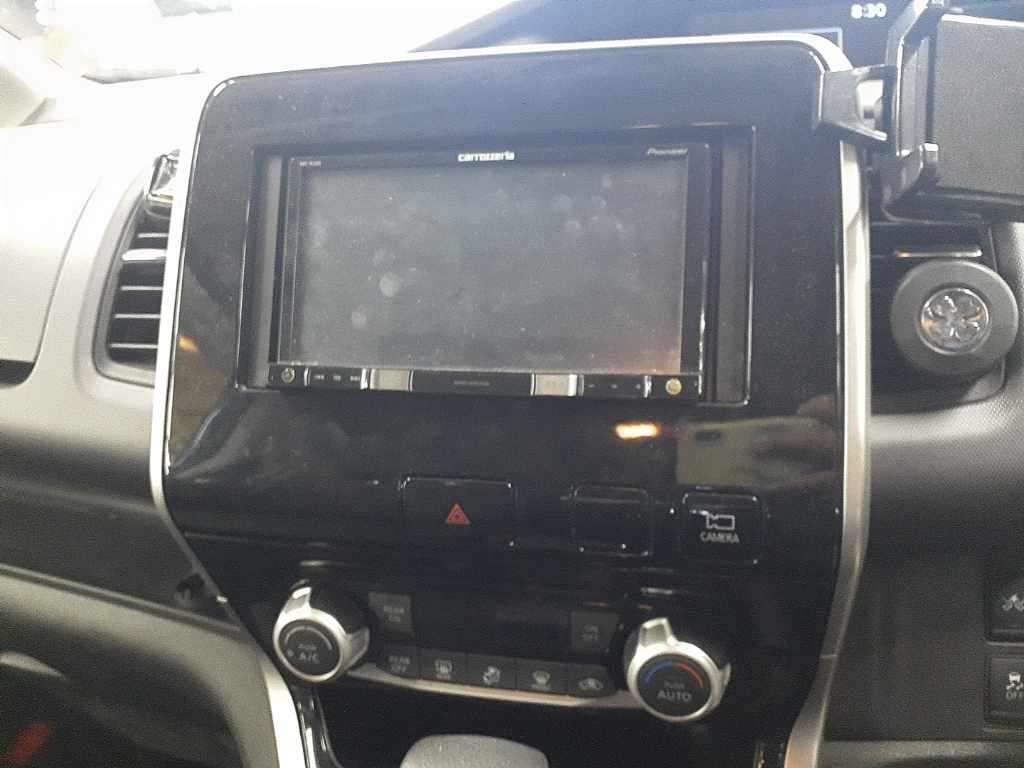 2017 Nissan Serena auction photo 12