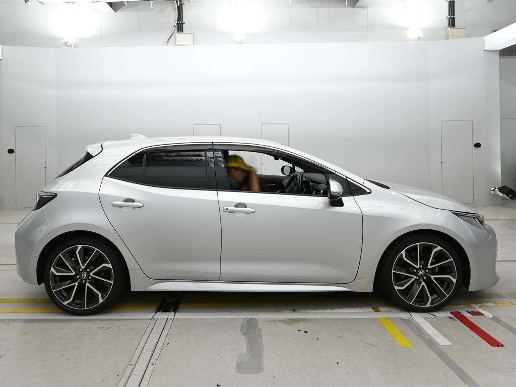 2021 Toyota Corolla Sport ハイブリッドG Z auction photo 3