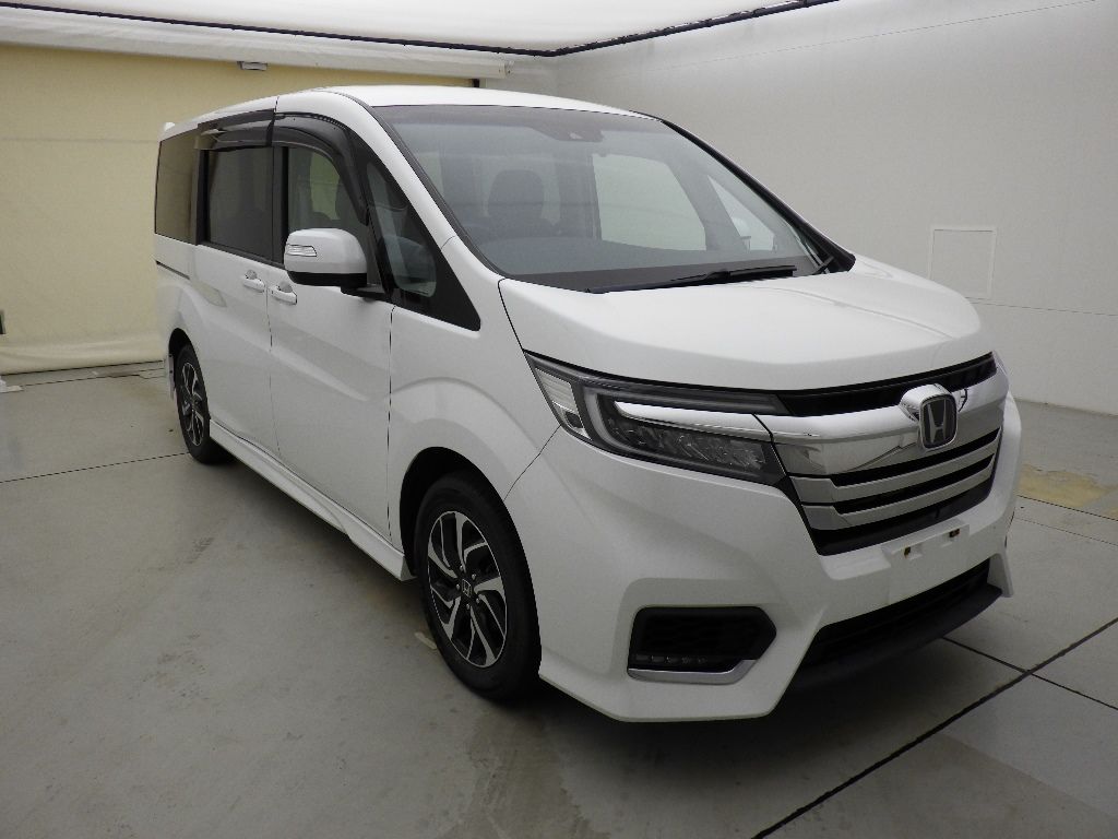 Japan Auction Vehicles 12 2021 Honda Stepwgn 4WD ホンダセンシング auction photo