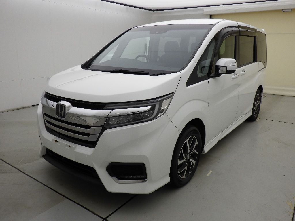 2021 Honda Stepwgn 4WD ホンダセンシング auction photo 4