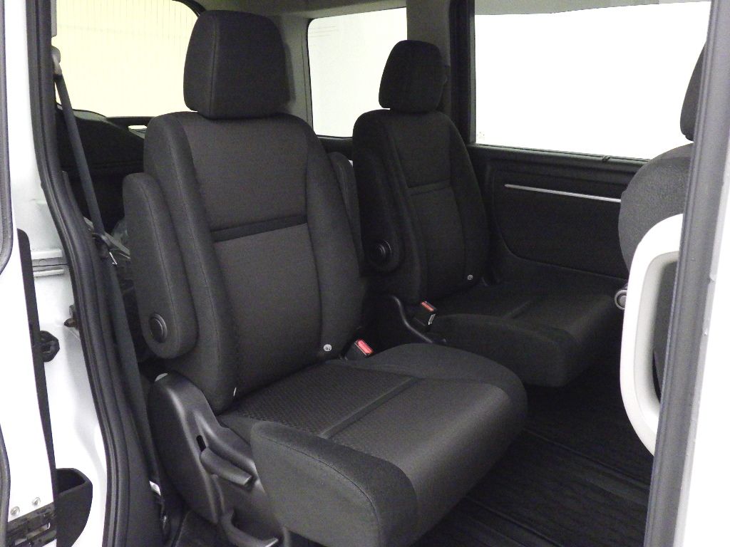 2021 Honda Stepwgn 4WD ホンダセンシング auction photo 7