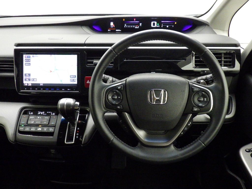 2021 Honda Stepwgn 4WD ホンダセンシング auction photo 3