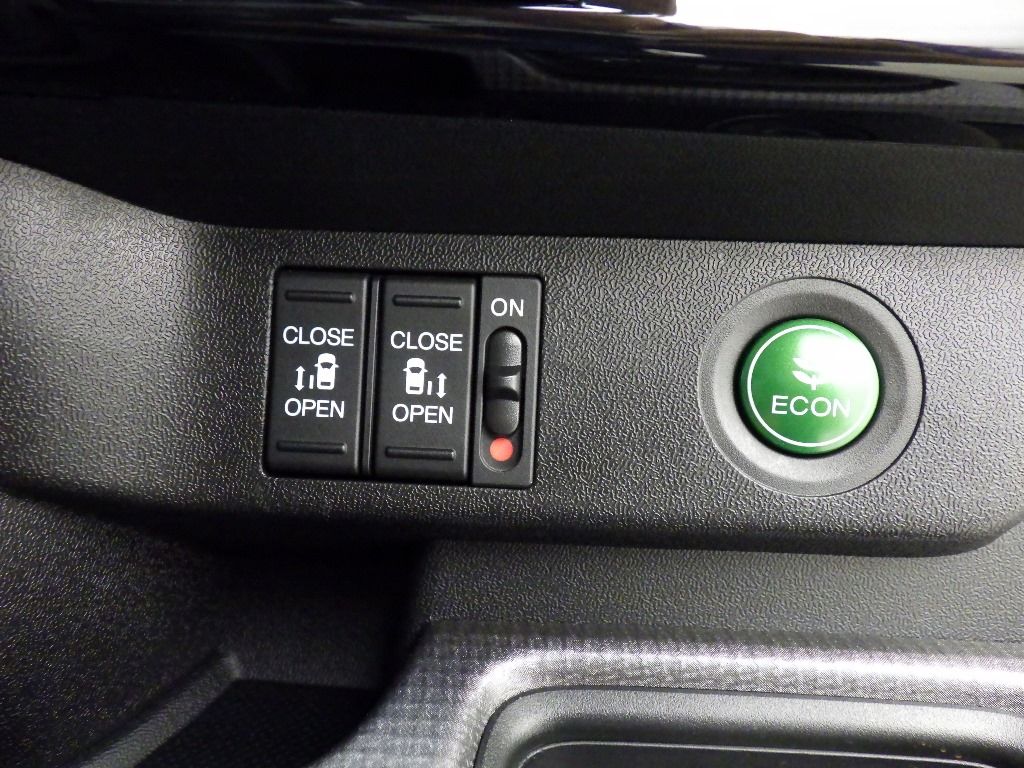 2021 Honda Stepwgn 4WD ホンダセンシング auction photo 10