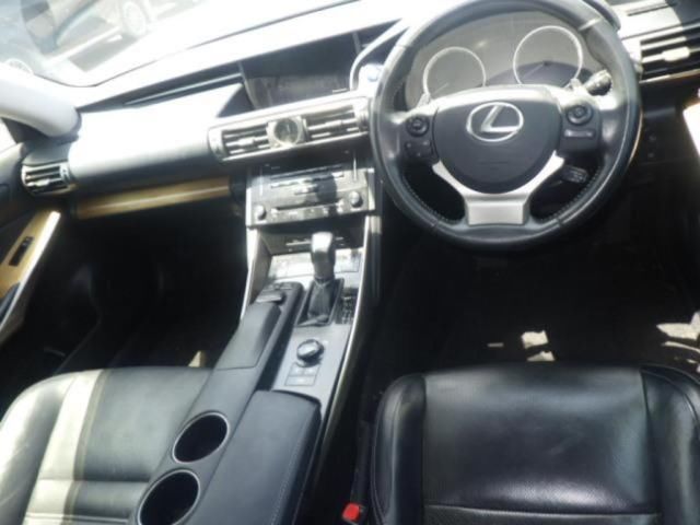 2013 Lexus IS IS300h バージョンL auction photo 3