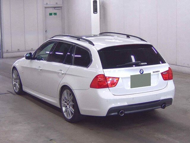 2009 BMW 3 Series 335IツーリンMスポP auction photo 2