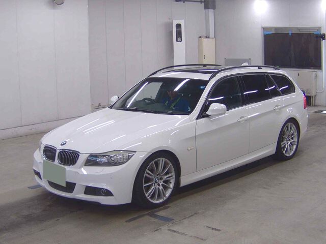 2009 BMW 3 Series 335IツーリンMスポP auction photo 4