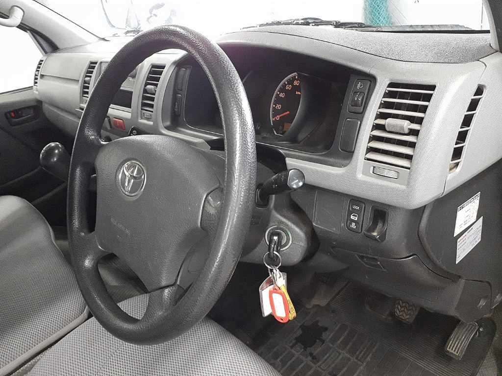 2009 Toyota Hiace ロングDX 4WD auction photo 7