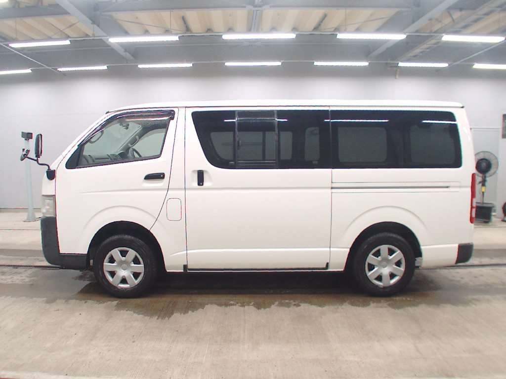 2009 Toyota Hiace ロングDX 4WD auction photo 4