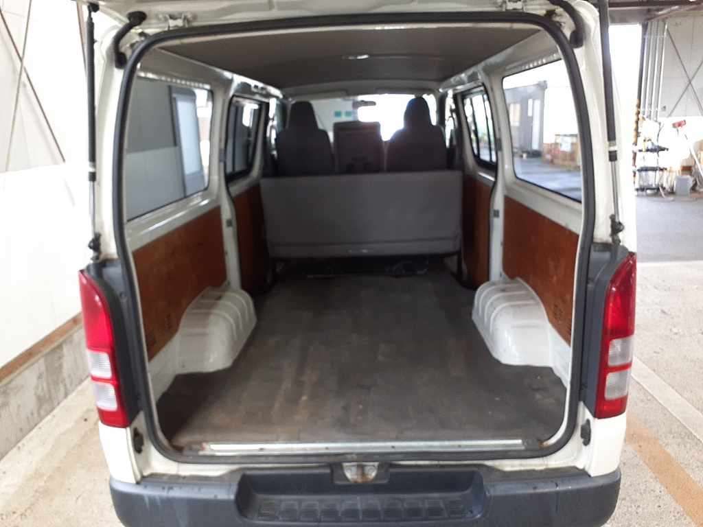 2009 Toyota Hiace ロングDX 4WD auction photo 11